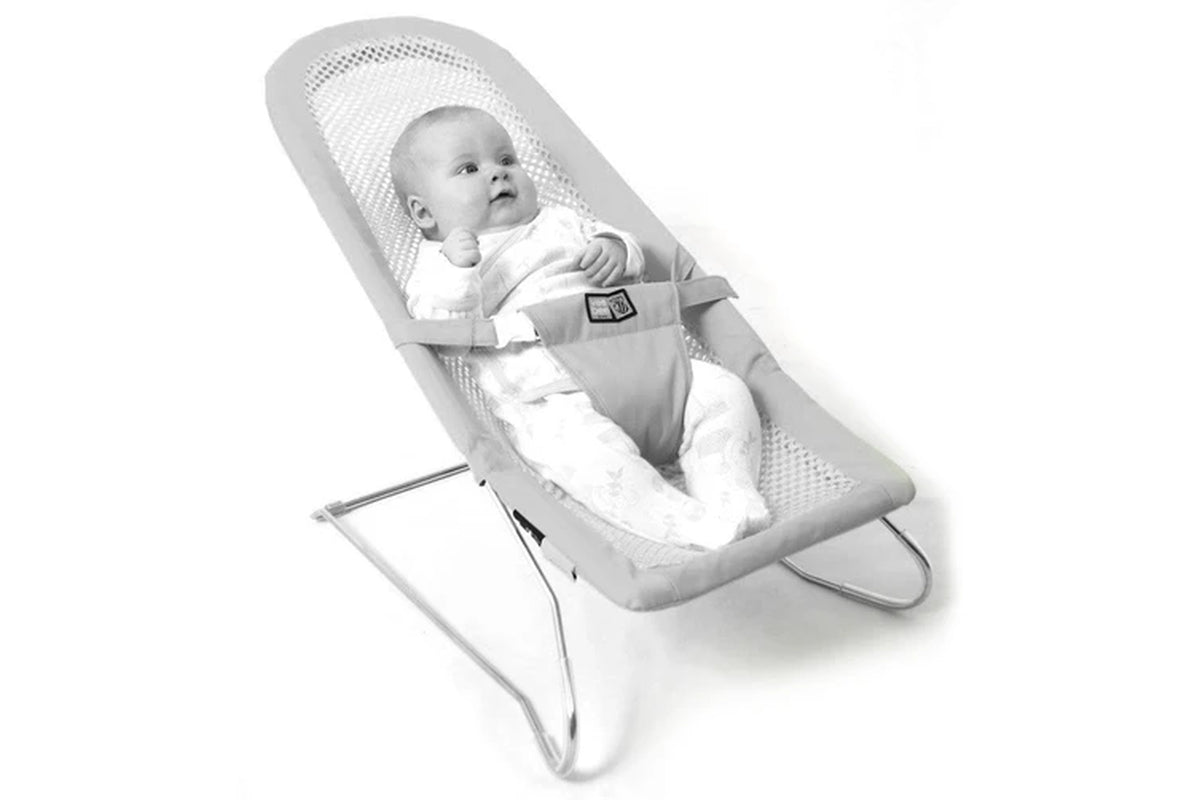 Vee Bee Serenity Black Infant Baby Bouncer Chair Seat Bouncing Rocking Newborn