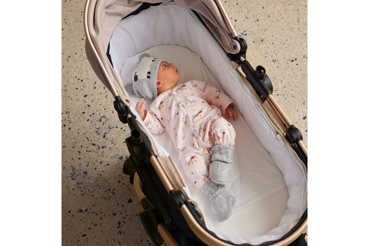 Jiggle & Giggle Baby Waddling Around Romper Comforter 100% Cotton Pink